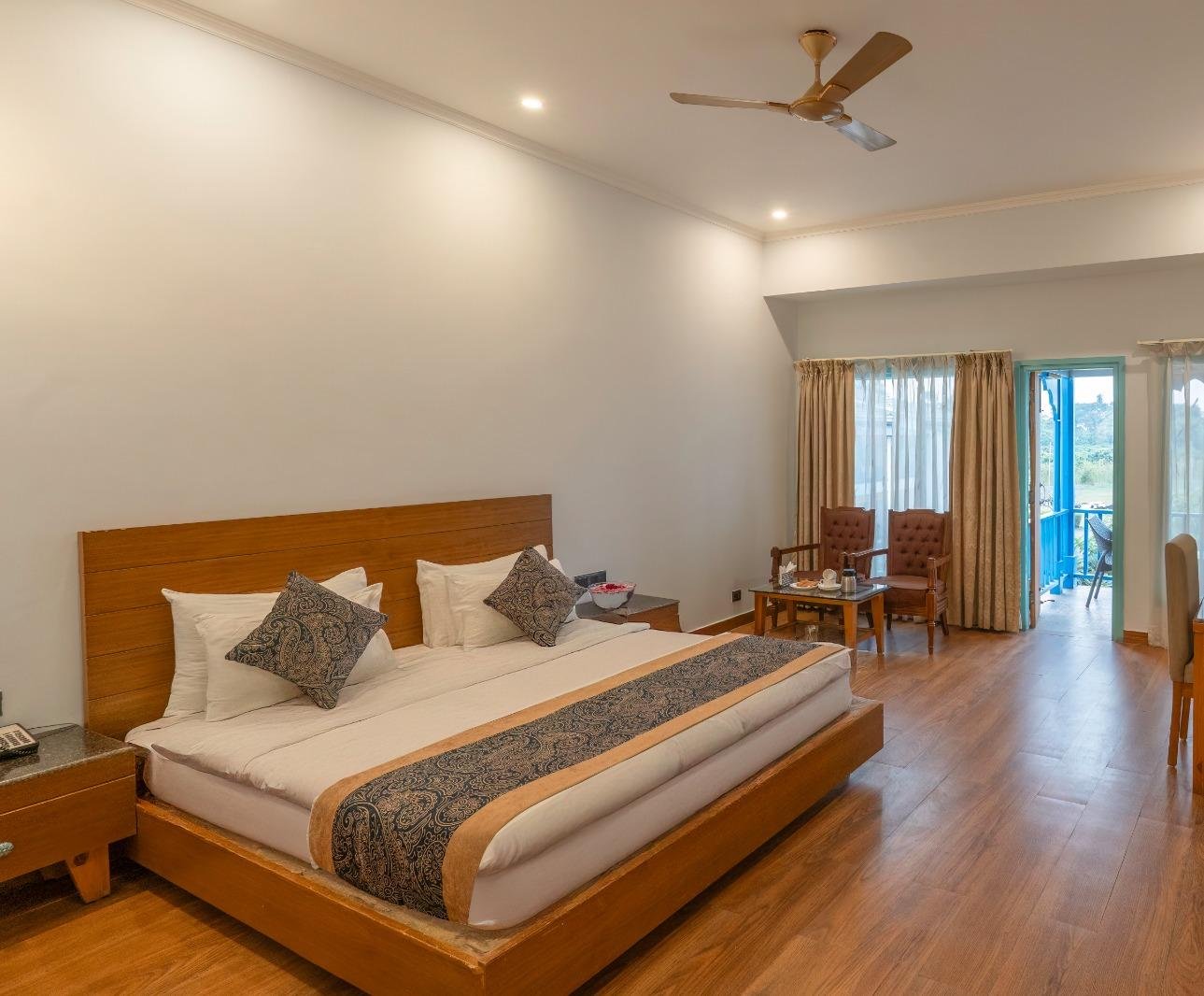 Deluxe Room - View 11